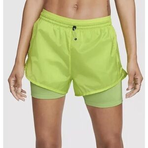 LAST CHANCE Nike Women's Icon Clash Tempo Luxe 2-in-1 Running